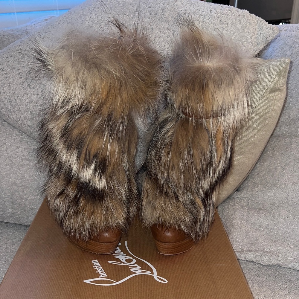 Toundra Booty 140 Calf by Christian Louboutin SZ 37.5